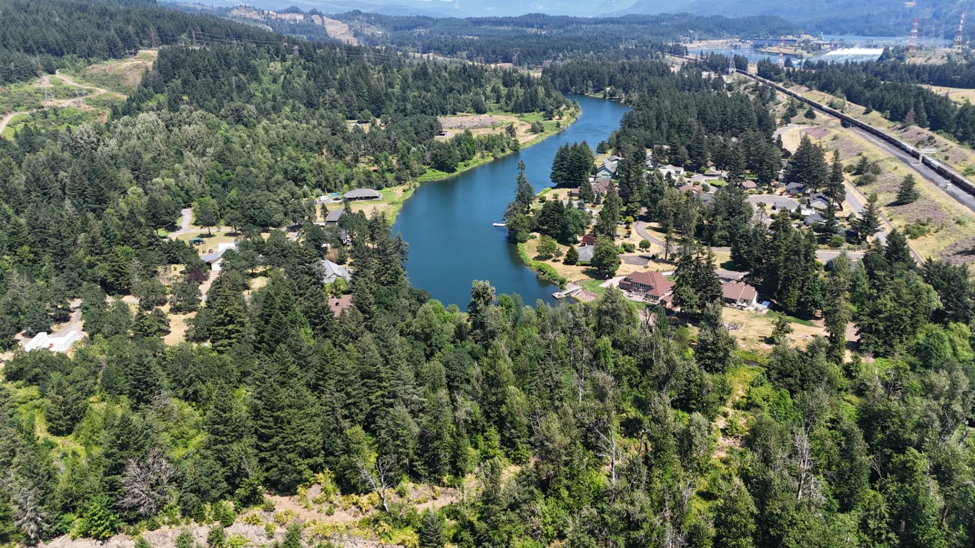 Lewis & Clark Campground & RV Park - North Bonneville, Washington - glamping.directory