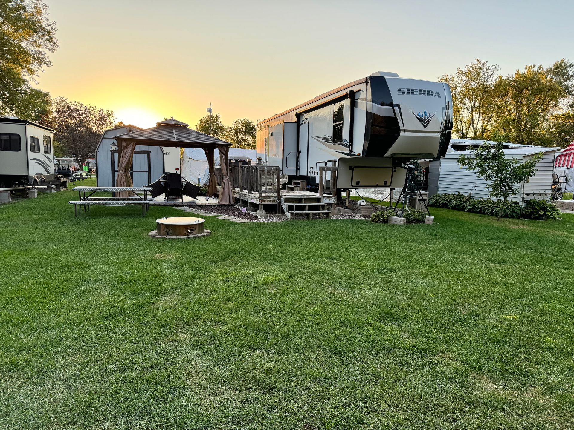 Hucklberry Acres Campground & Huck's Sports Grill - New London, Wisconsin - glamping.directory
