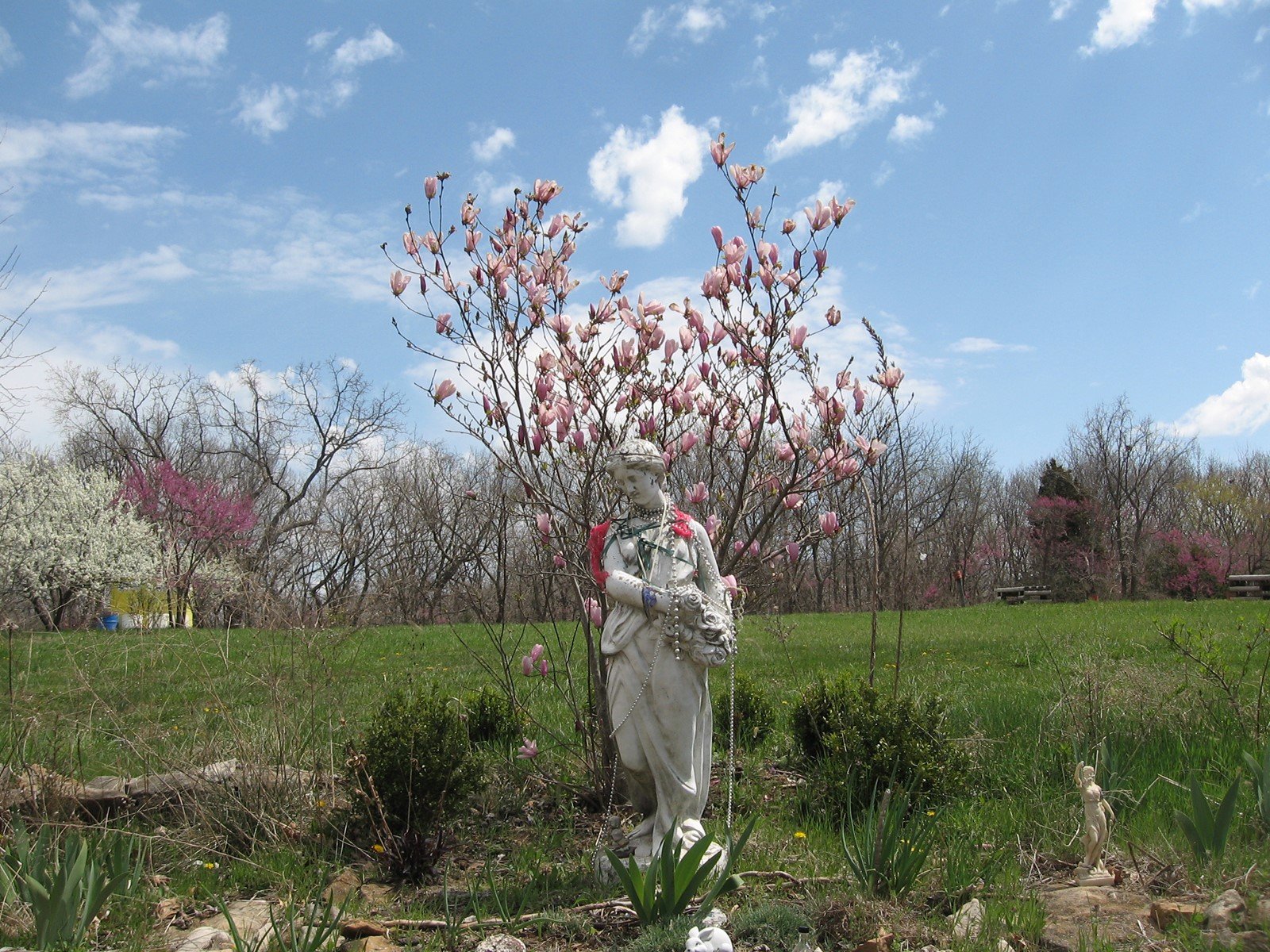 Gaea Retreat Center - McLouth, Kansas - glamping.directory