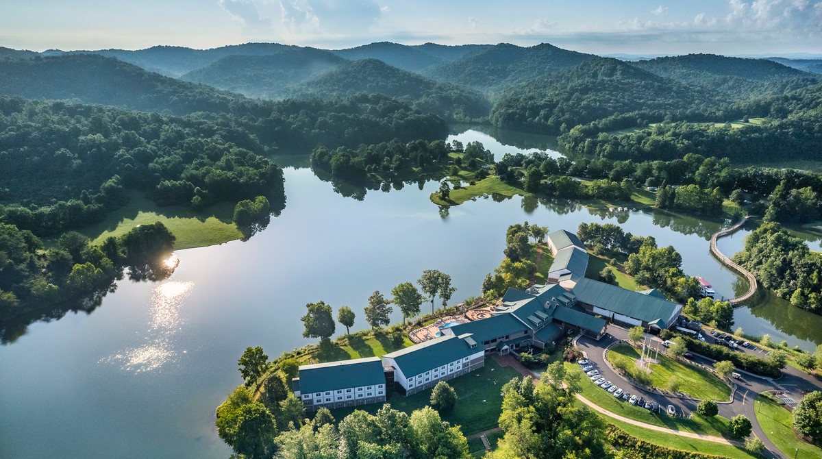 Stonewall Resort State Park - Roanoke, West Virginia - glamping.directory