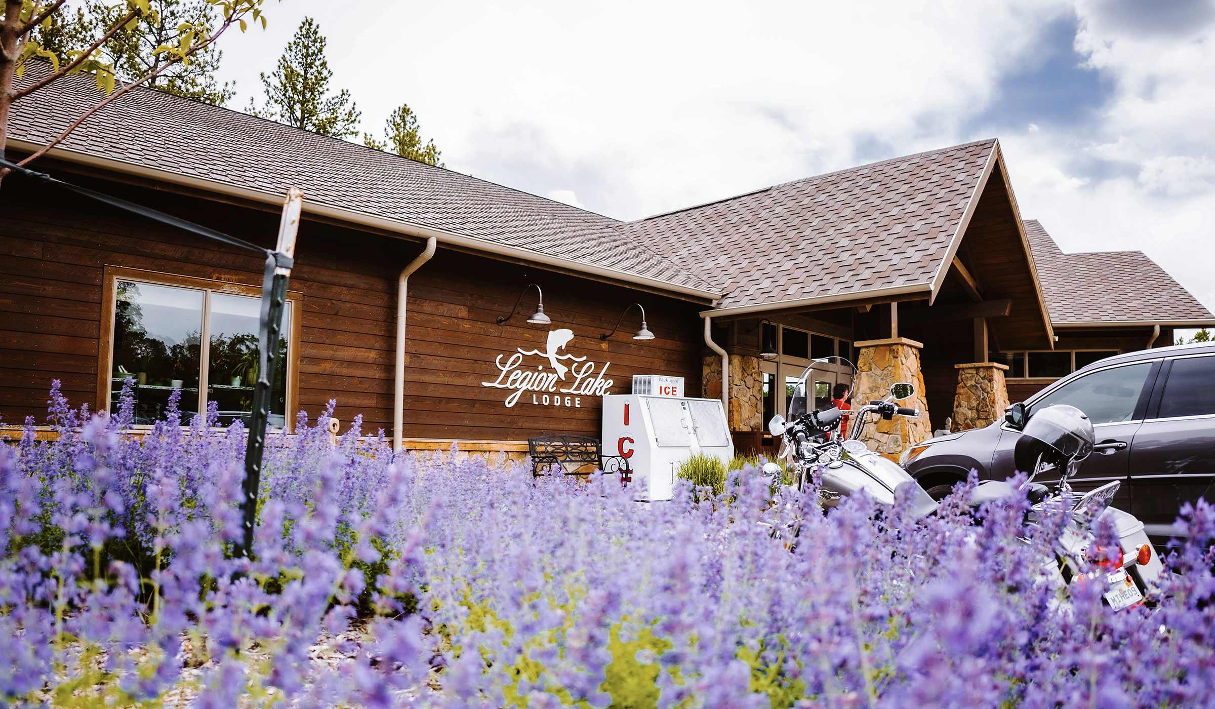 Legion Lake Lodge - Custer, South Dakota - glamping.directory