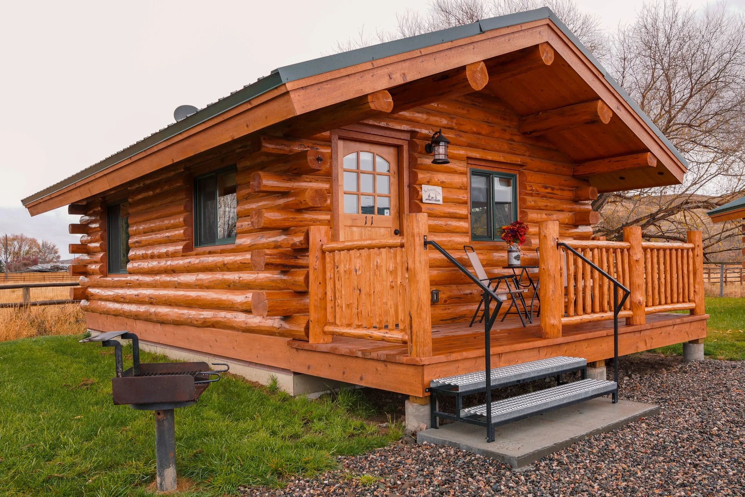J & J Cabins - Salmon, Idaho - glamping.directory