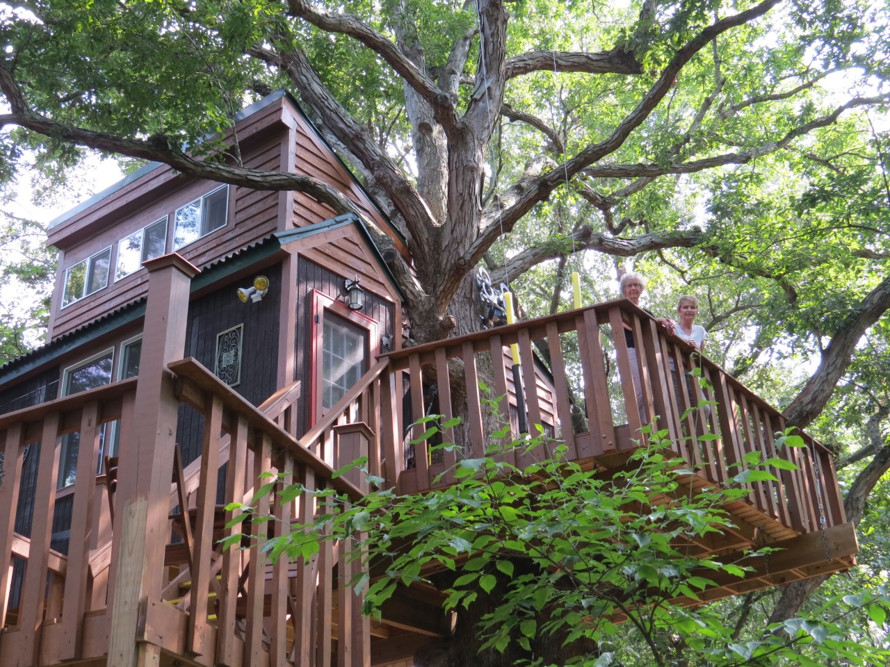 Timber Ridge Outpost & Cabins - Elizabethtown, Illinois - glamping.directory