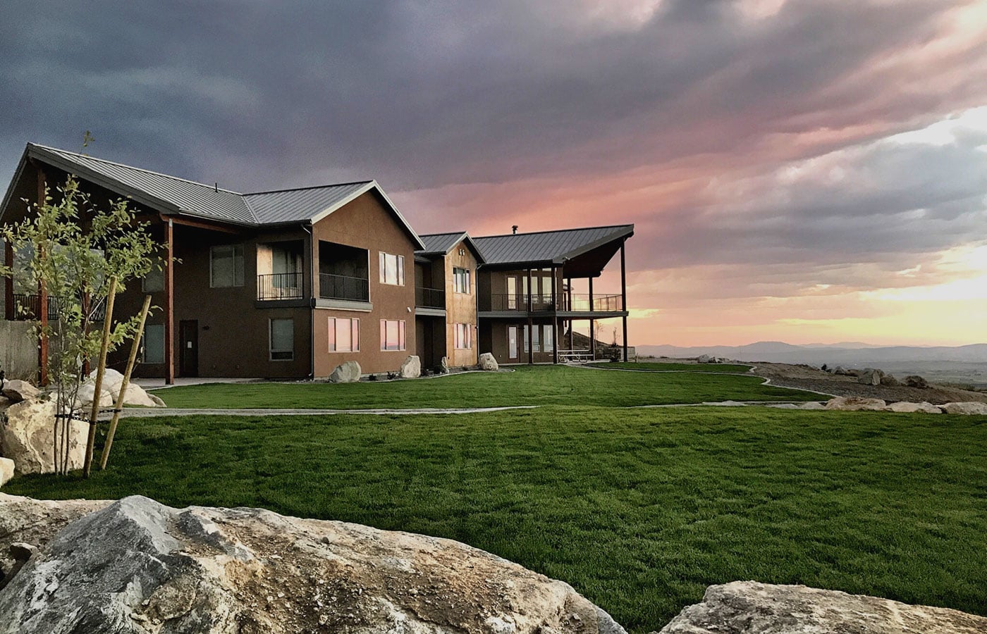 Ruby 360 Lodge - Lamoille, Nevada - glamping.directory