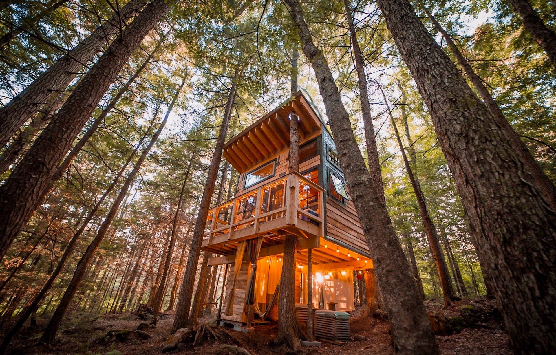 Stone City Treehouse - Hardwick, Vermont - glamping.directory
