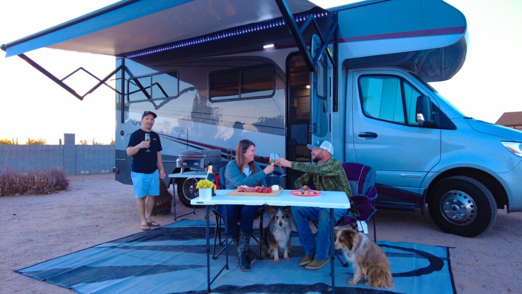 OCEANS 12 PARK RV - Wilmington, California - glamping.directory