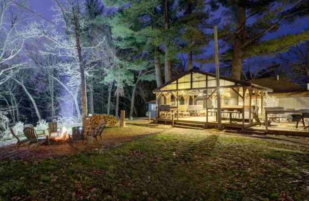 Dells Domes - Riverview Escape - Glamping Dome 4 - Lyndon, Wisconsin - glamping.directory