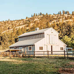 Handsfull Farm: Stays Events Experiences - The Dalles, Oregon - glamping.directory
