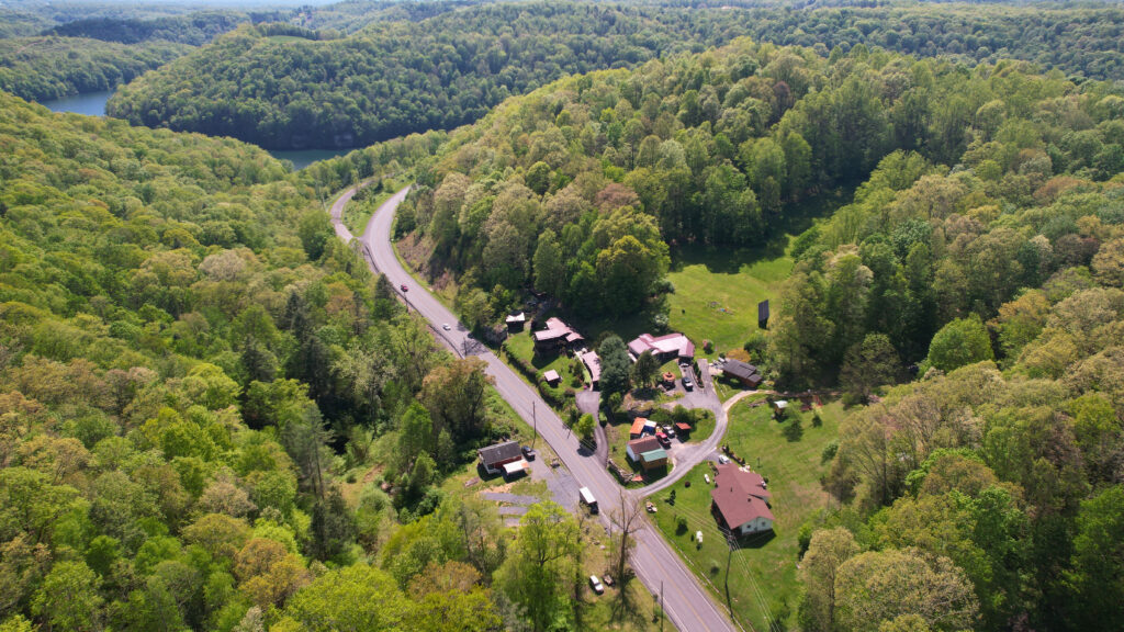 Yogi's RV Retreat and Nature Suites - Summersville, West Virginia - glamping.directory