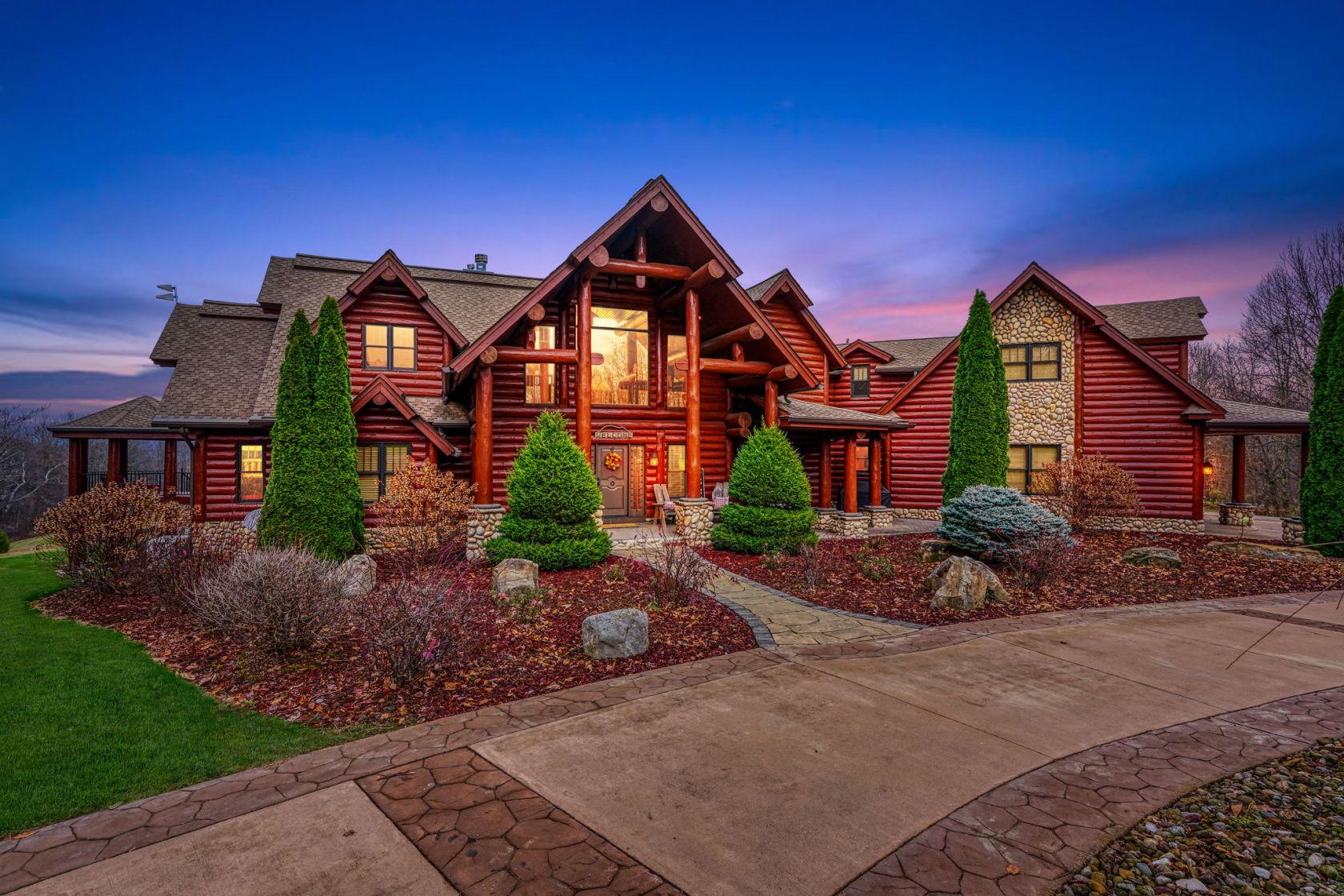Hocking Hills Luxury Lodging - Logan, Ohio - glamping.directory
