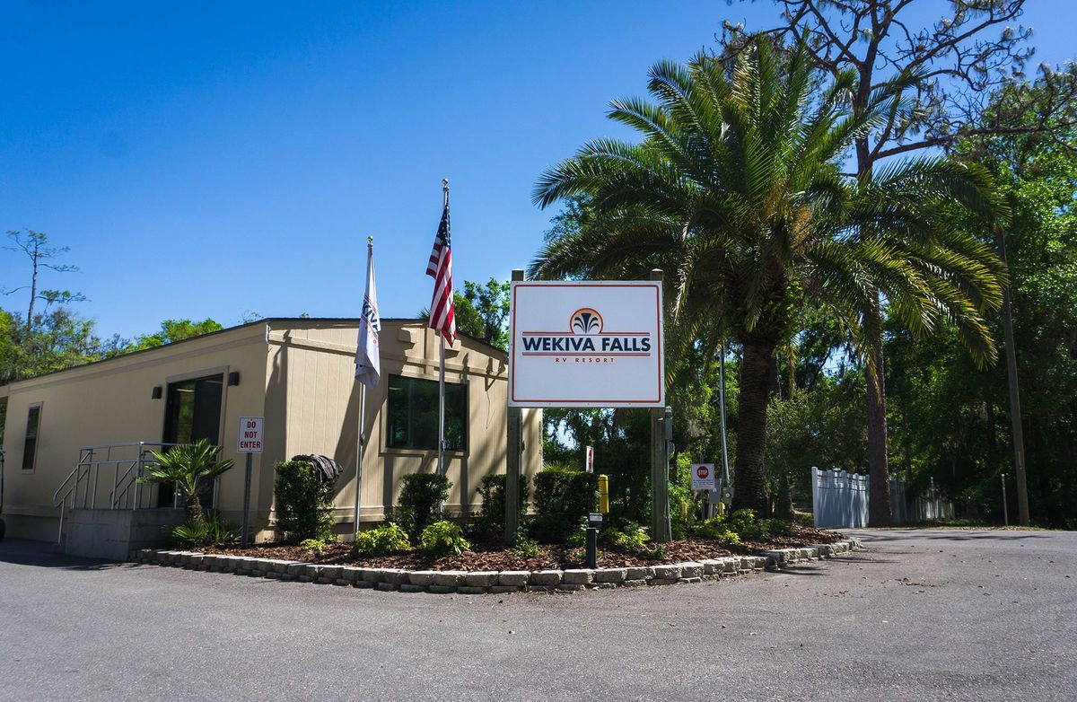 Wekiva Falls RV Resort - Sorrento, Florida - glamping.directory