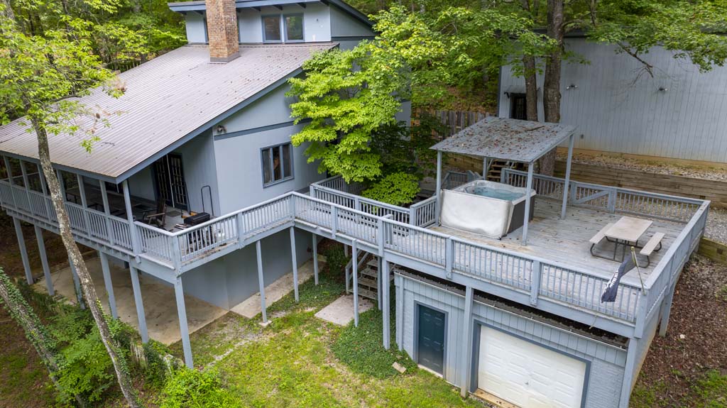 Treetops - Robbinsville, North Carolina - glamping.directory