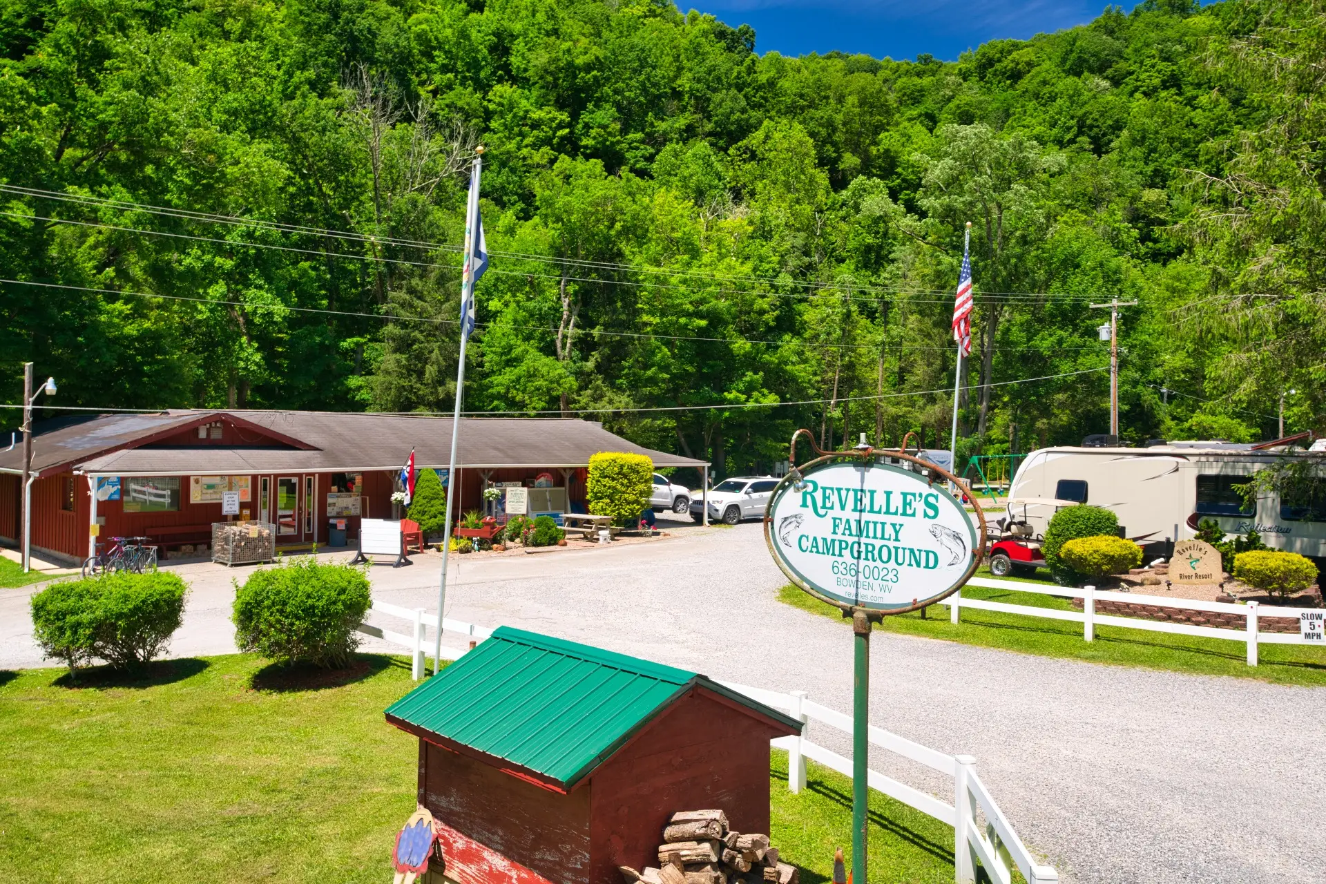 Revelle's River Resort - Elkins, West Virginia - glamping.directory