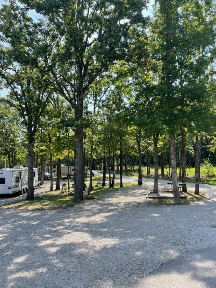 Rustic Trails RV Park - Phillipsburg, Missouri - glamping.directory