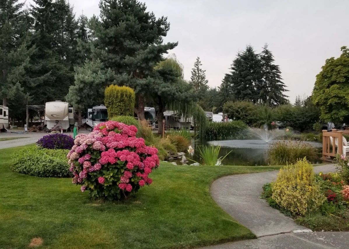 Rainbow's End RV Park - Sequim, Washington - glamping.directory