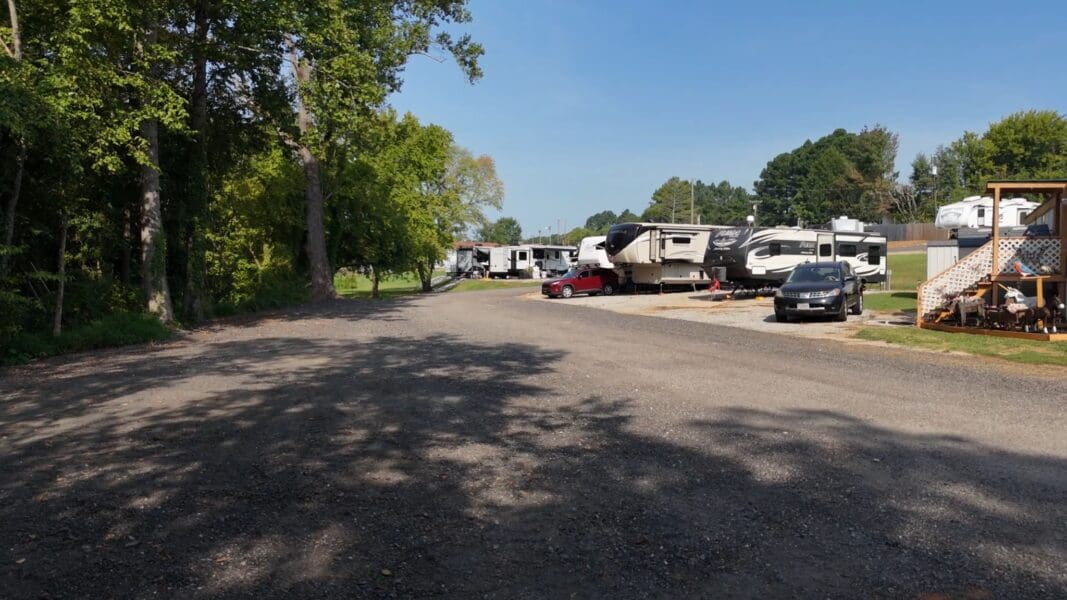 Newby's RV Park - Chase City, Virginia - glamping.directory