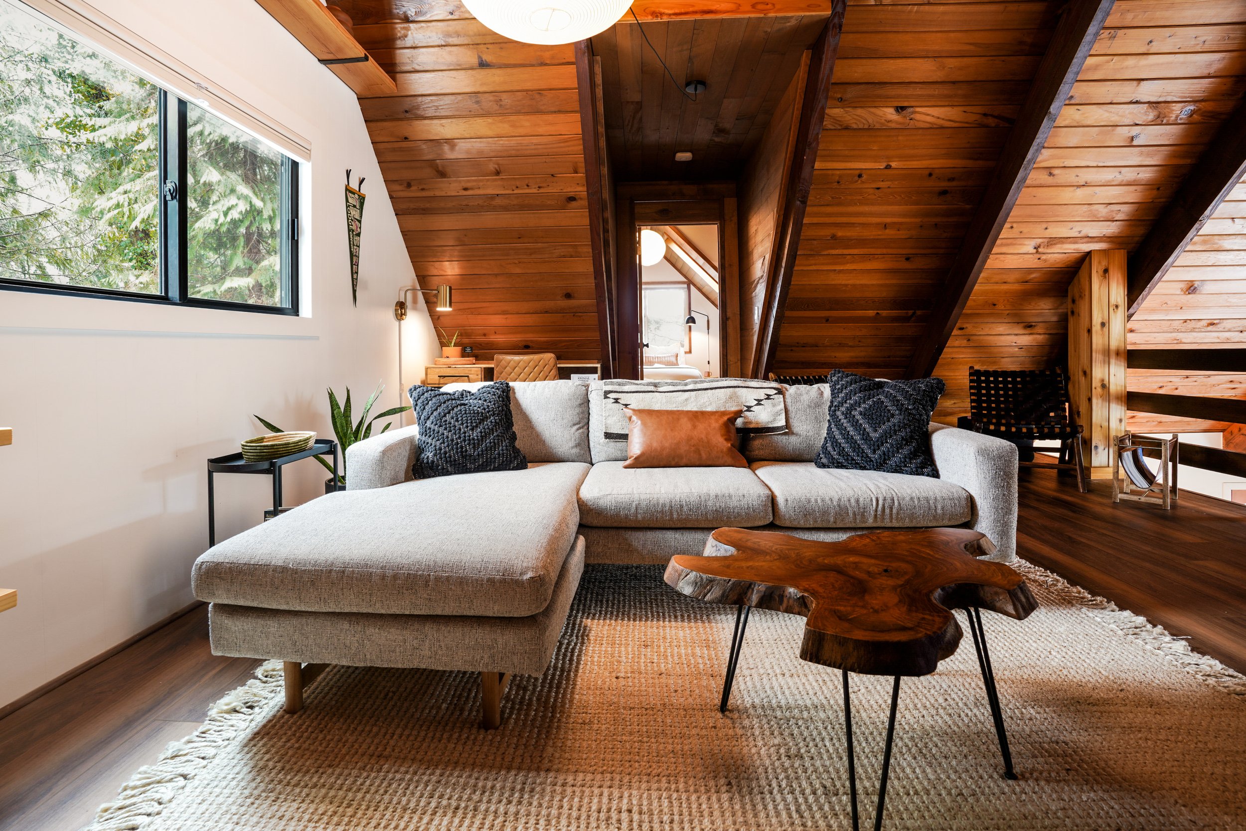 Saturday Cabin - Rhododendron, Oregon - glamping.directory