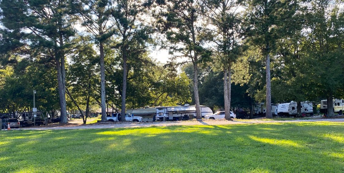 Toccoa RV Park & Campground - Toccoa, Georgia - glamping.directory