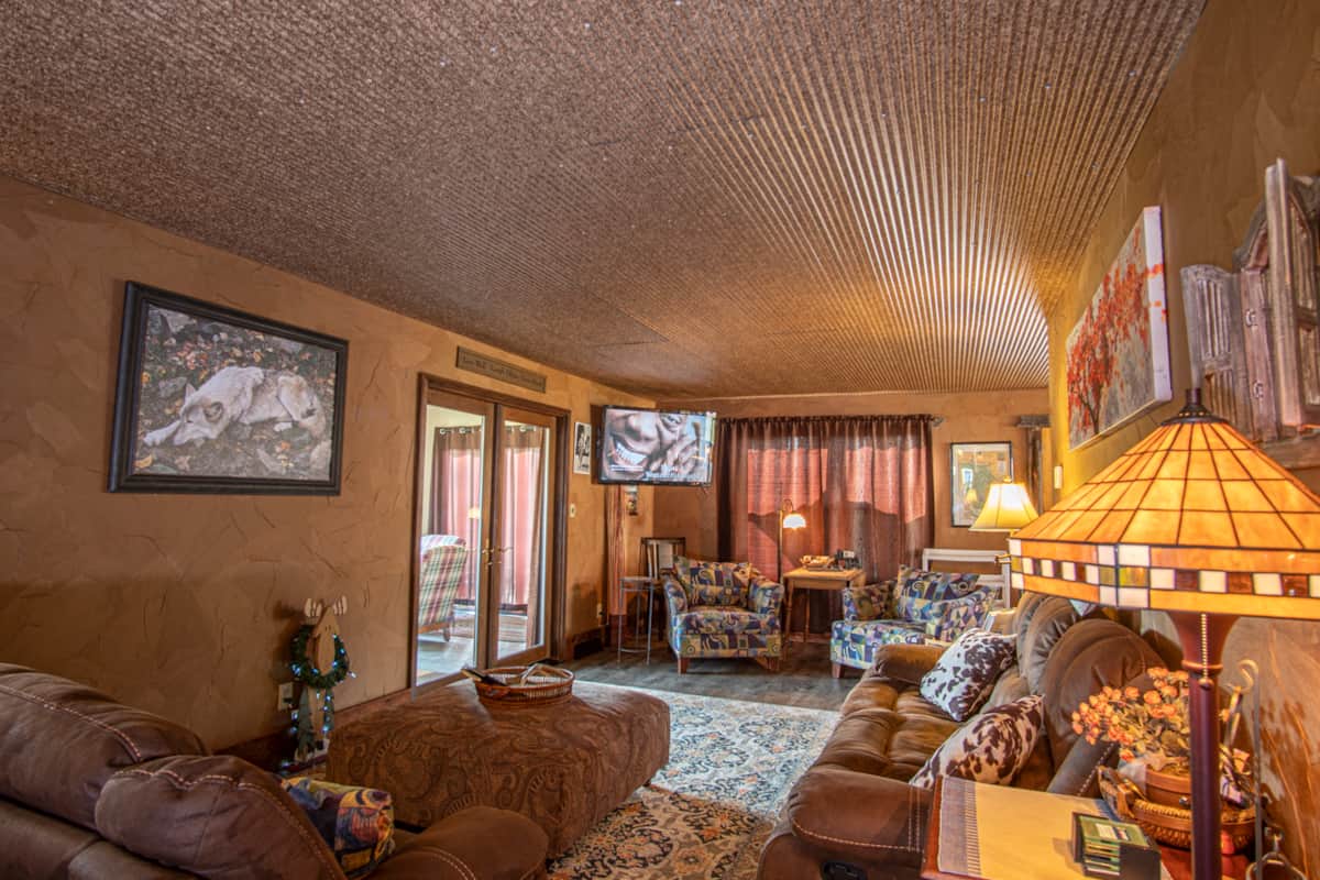 Deadwood Black Hills Vacation Rentals- Northern Hills Hunting Lodge - Deadwood, South Dakota - glamping.directory