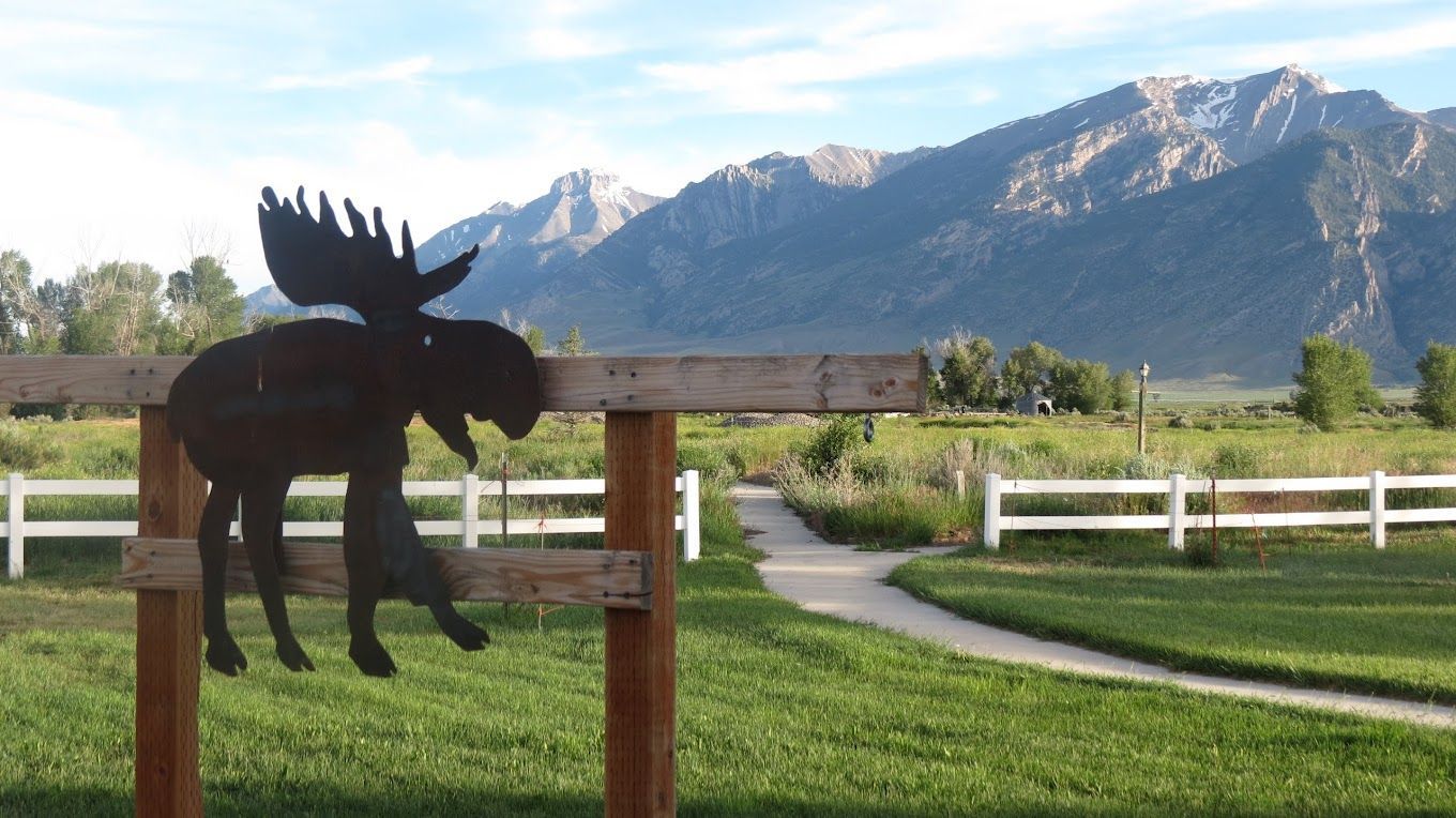 Moose Crossing RV Park - Mackay, Idaho - glamping.directory