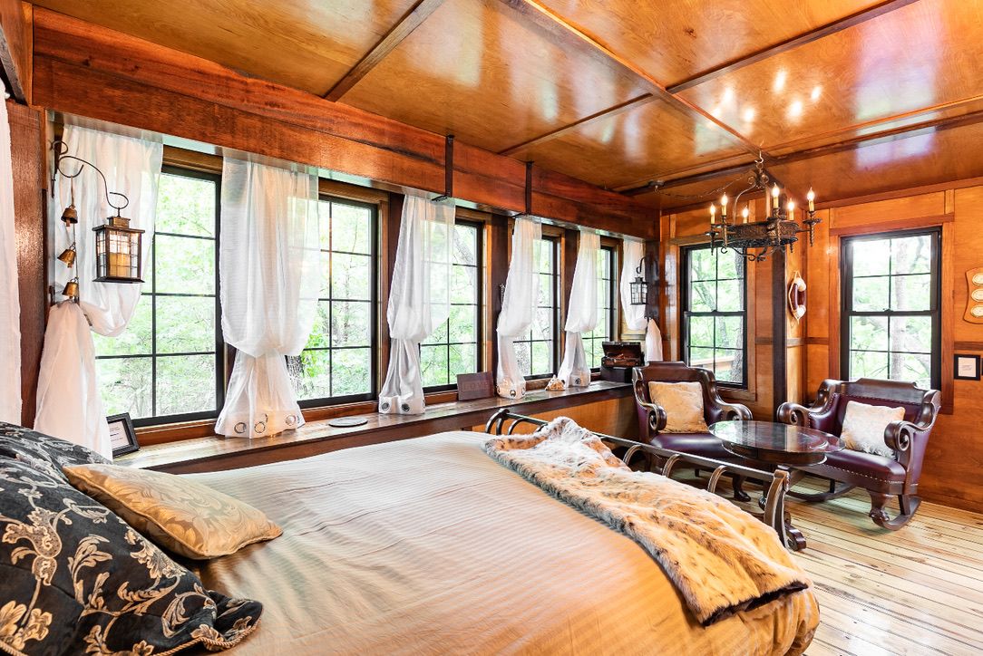 Grandview Treetops - Grandview, Texas - glamping.directory