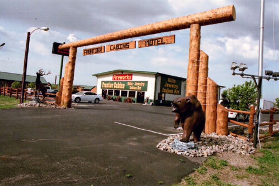 Badlands Frontier Cabins - Wall, South Dakota - glamping.directory