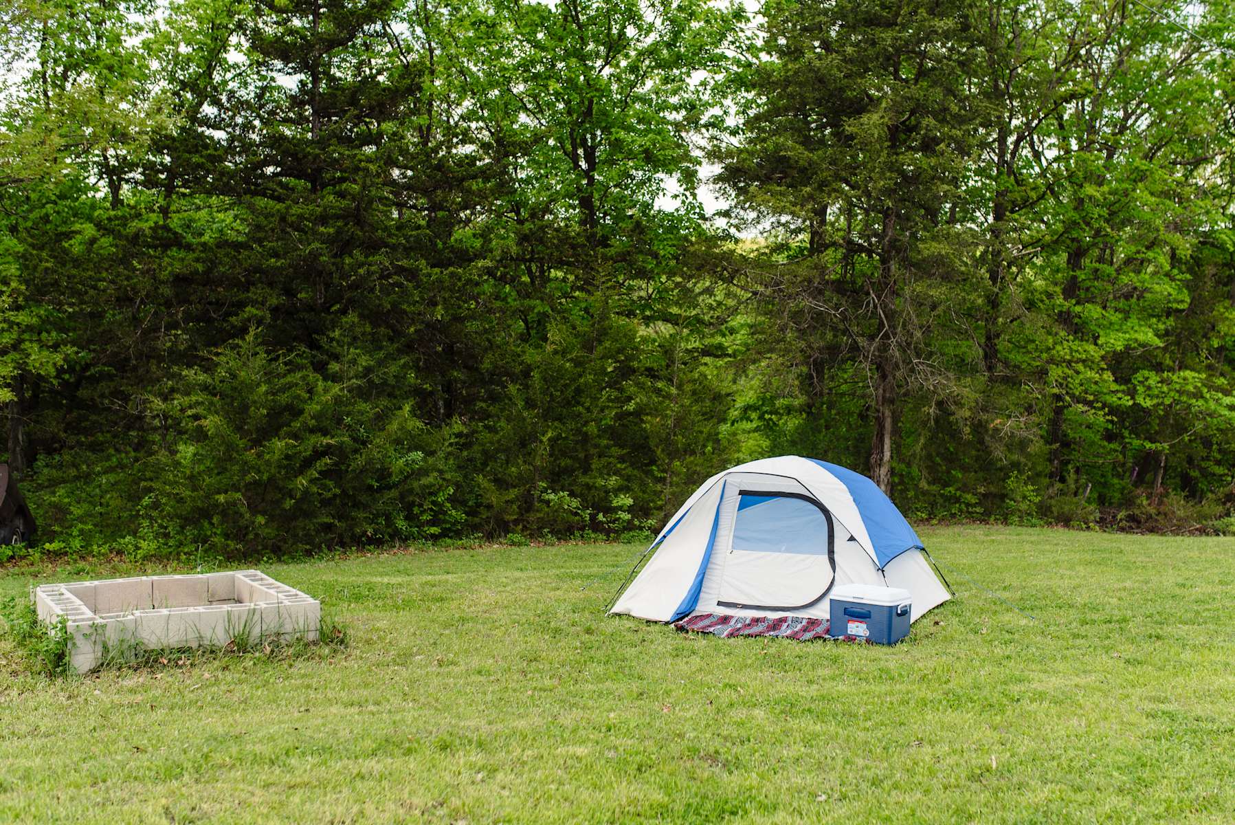 ShowMeGetaways - Holts Summit, Missouri - glamping.directory