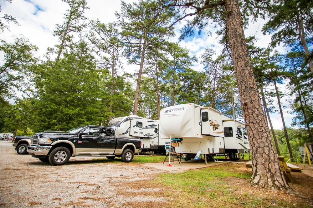 Noccalula Falls Campground - Gadsden, Alabama - glamping.directory