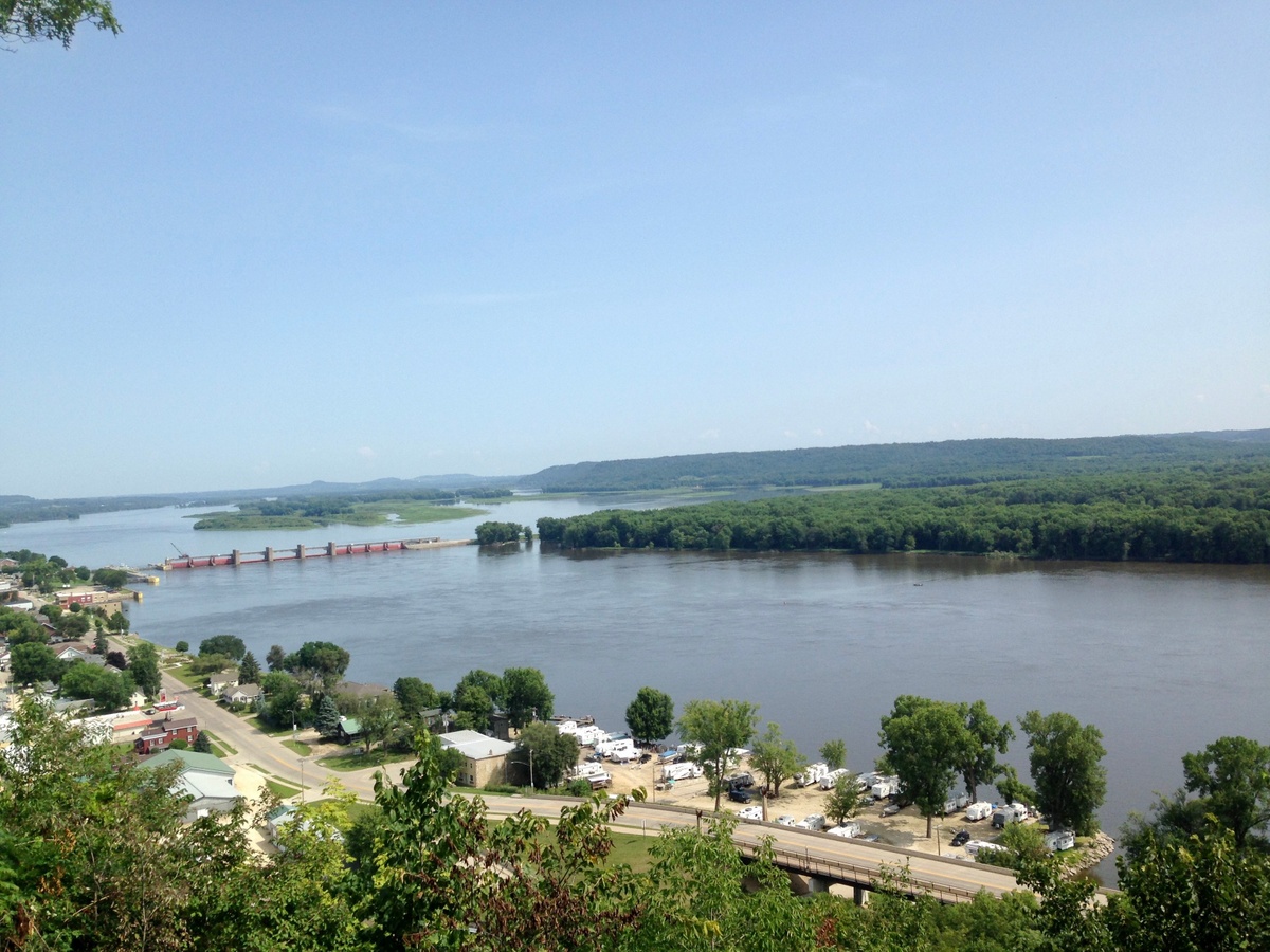 Riverview RV Park - Bellevue, Iowa - glamping.directory
