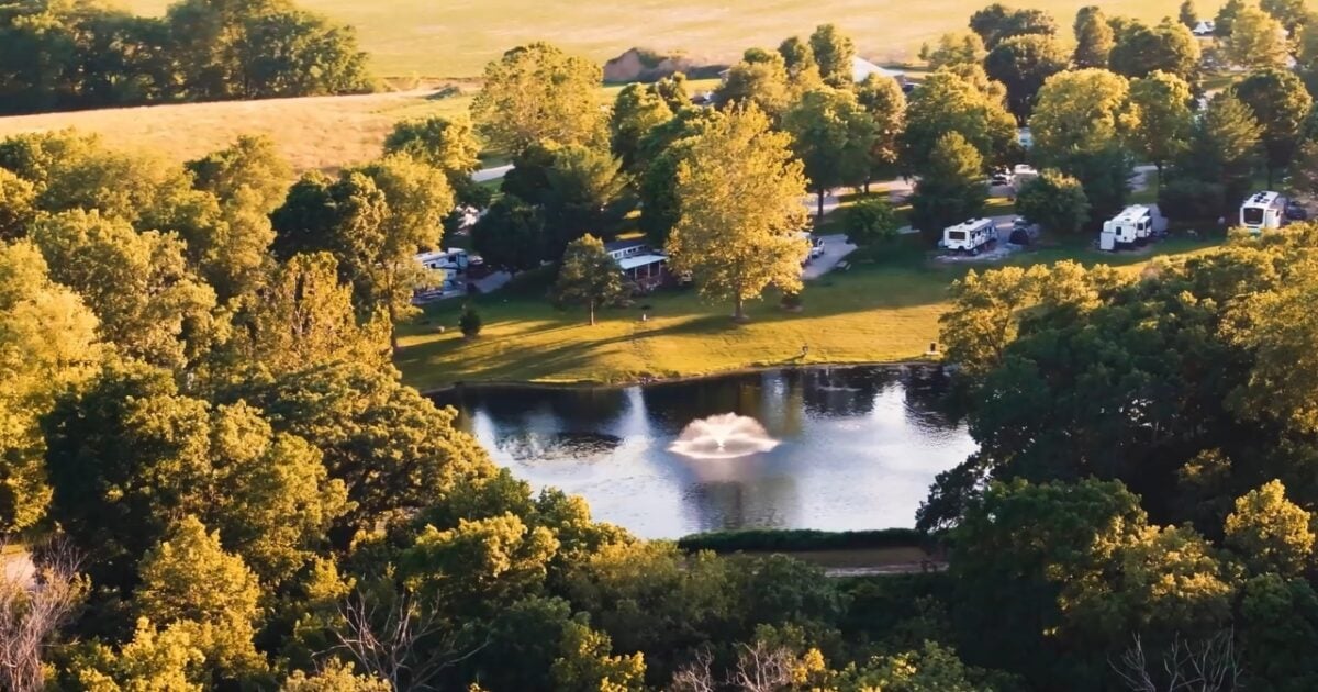 River Oaks RV Park - Hartford, Iowa - glamping.directory