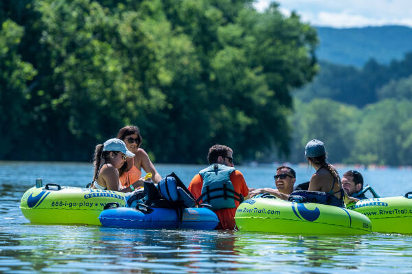 The Loft - River & Trail Outfitters - Knoxville, Maryland - glamping.directory
