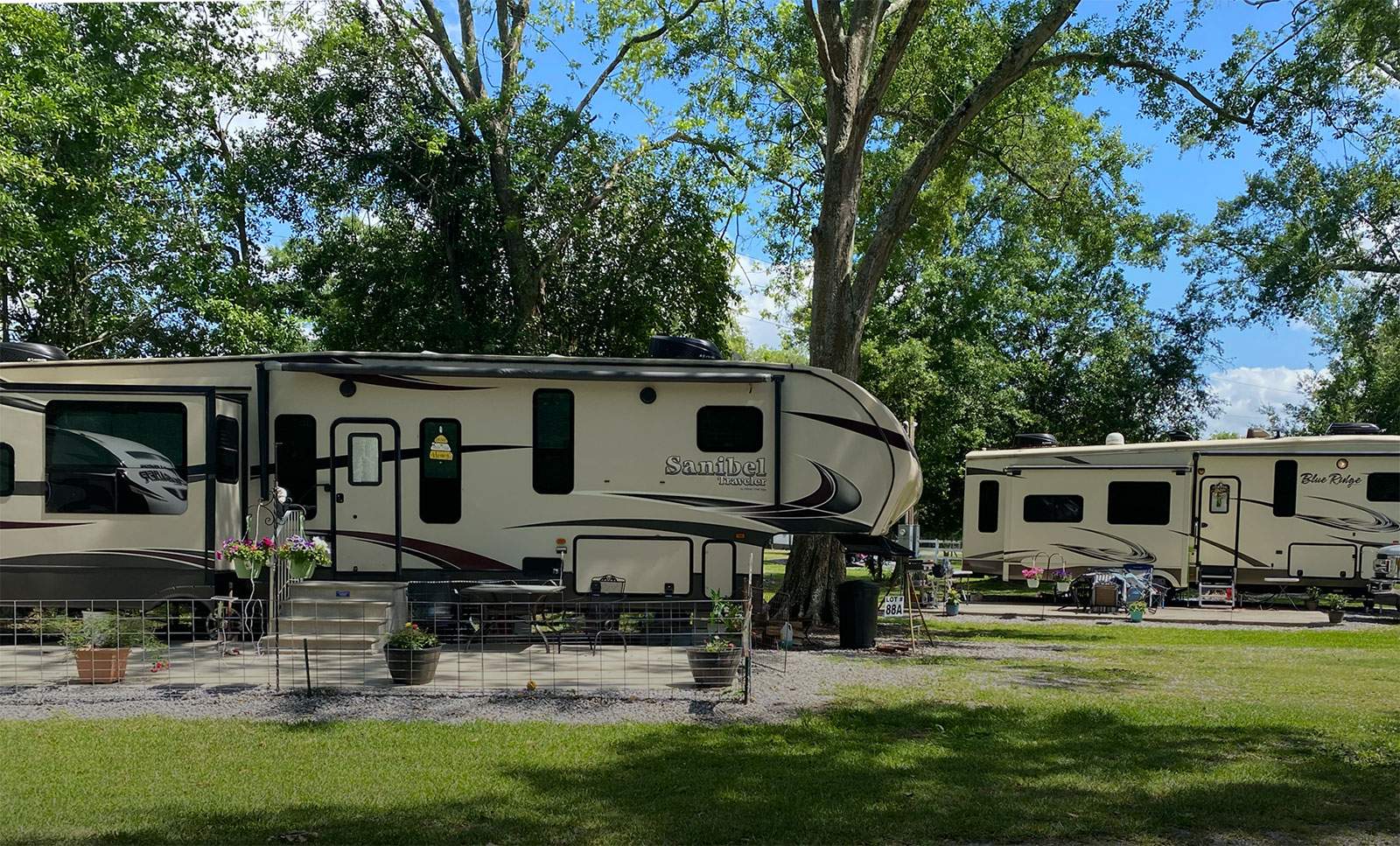 B&B RV Park - Donaldsonville, Louisiana - glamping.directory