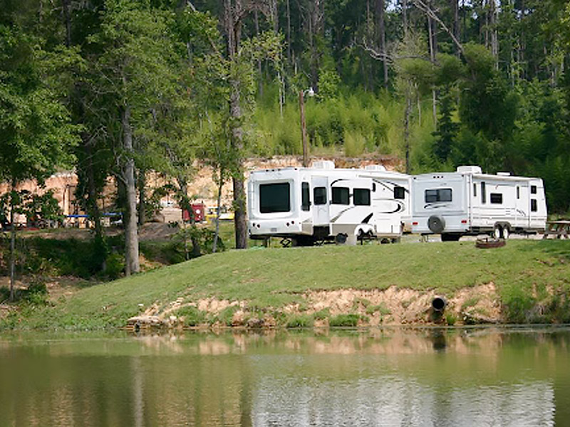 Bonita Lakes RV Park - Meridian, Mississippi - glamping.directory