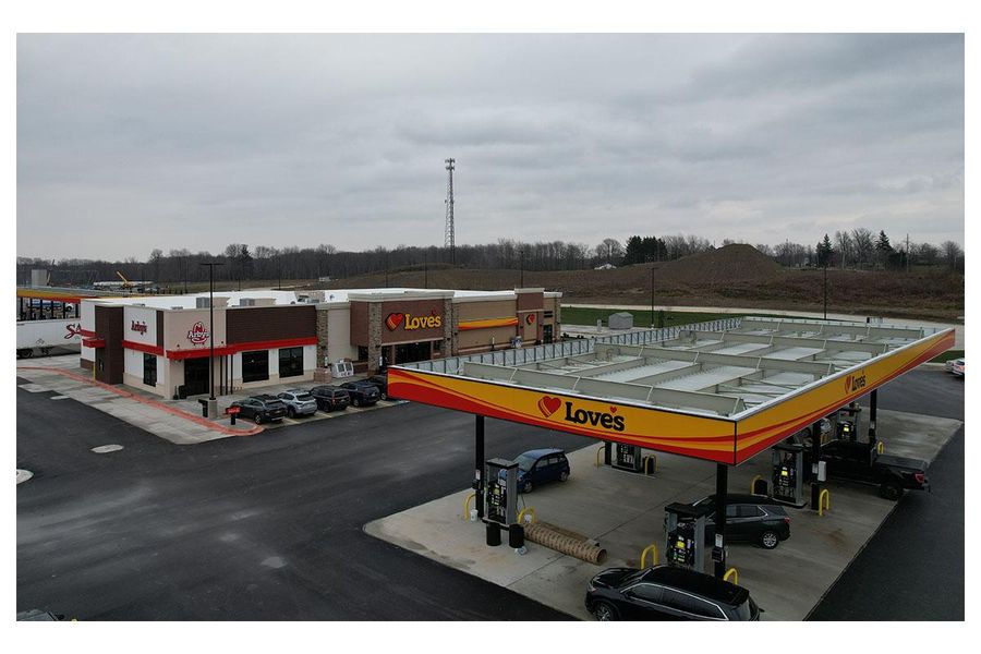 Love's RV Hookup - Madison, Ohio - glamping.directory