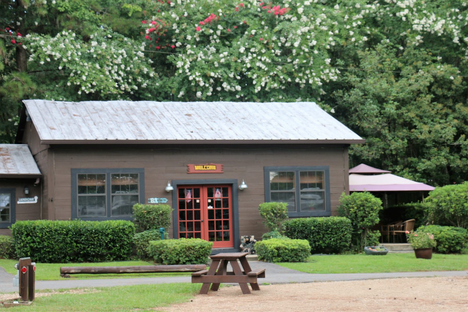 Tallahassee RV Park - Tallahassee, Florida - glamping.directory