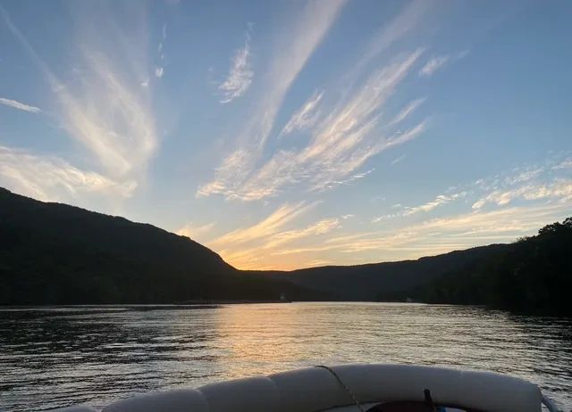 River Life RV Resort - Chattanooga, Tennessee - glamping.directory
