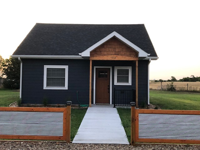 Long Pine Bunkhouse - Long Pine, Nebraska - glamping.directory