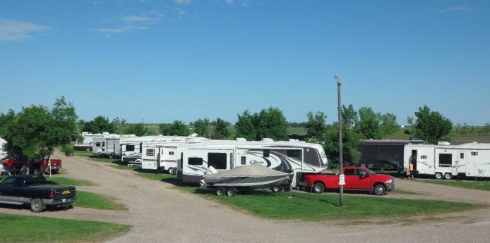 Hill's RV Park & Campground - Plankinton, South Dakota - glamping.directory