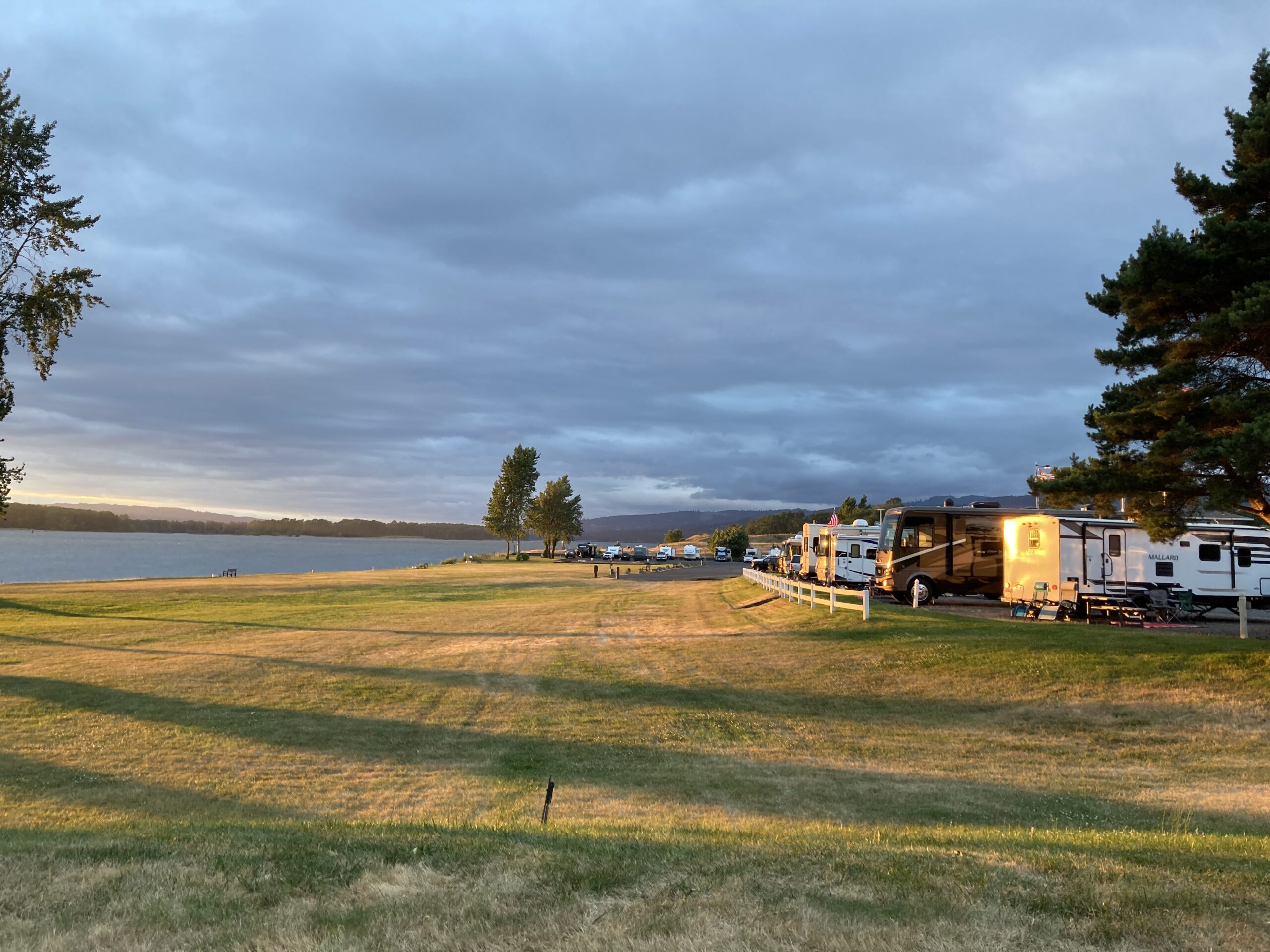 Columbia Riverfront RV Park - Woodland, Washington - glamping.directory