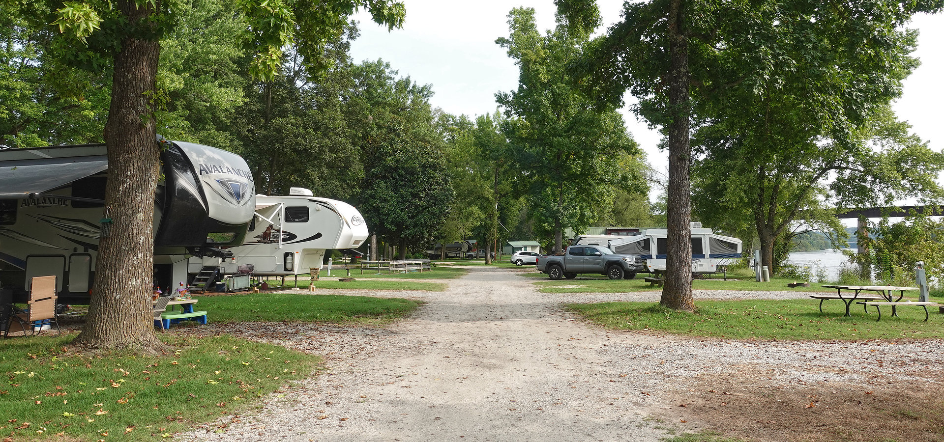 White River Campground & Cabins - Flippin, Arkansas - glamping.directory