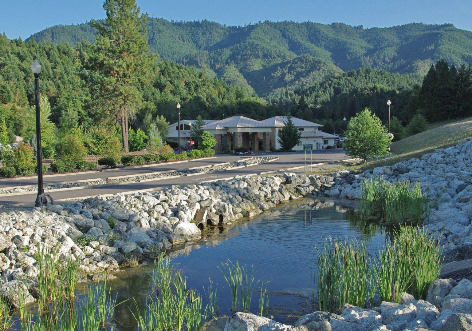 Seven Feathers RV Resort - Canyonville, Oregon - glamping.directory