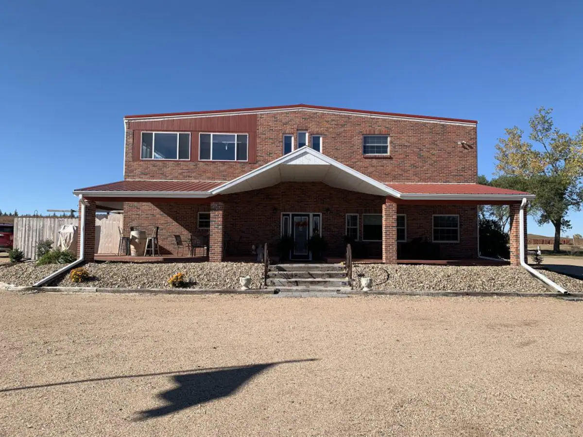 Creekside at Calamus West - Almeria, Nebraska - glamping.directory