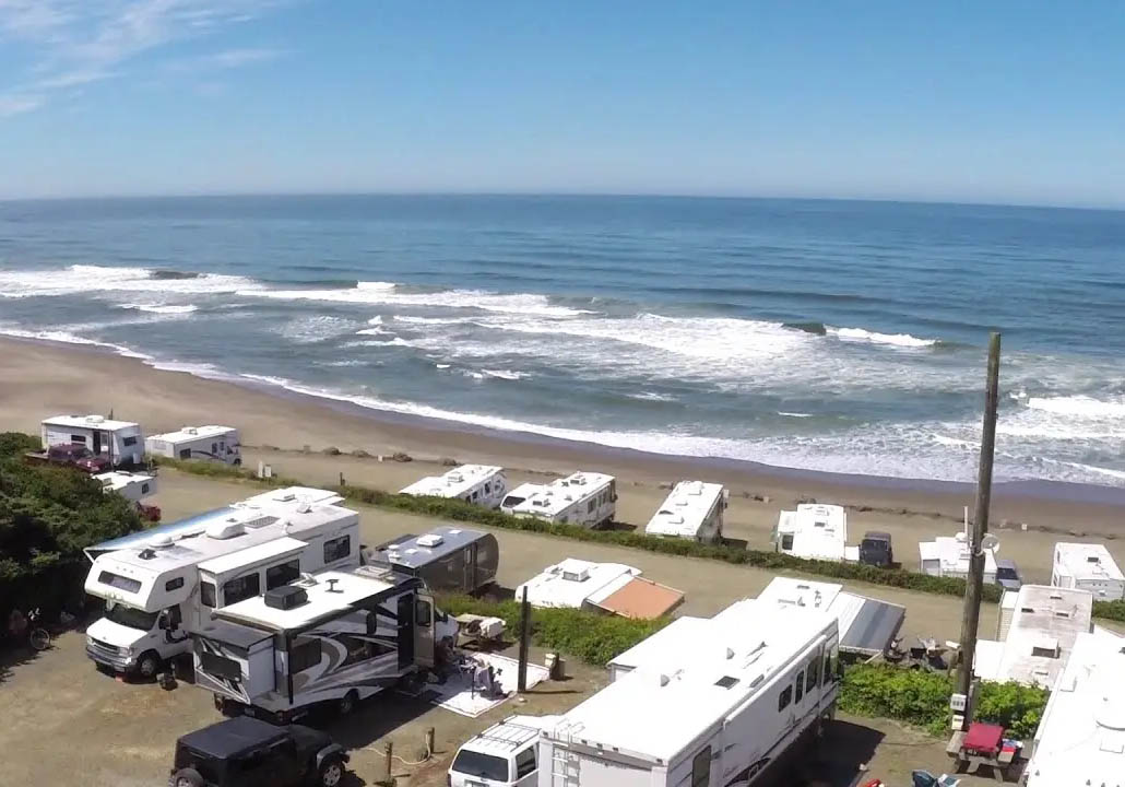 Sea & Sand RV Park - Depoe Bay, Oregon - glamping.directory