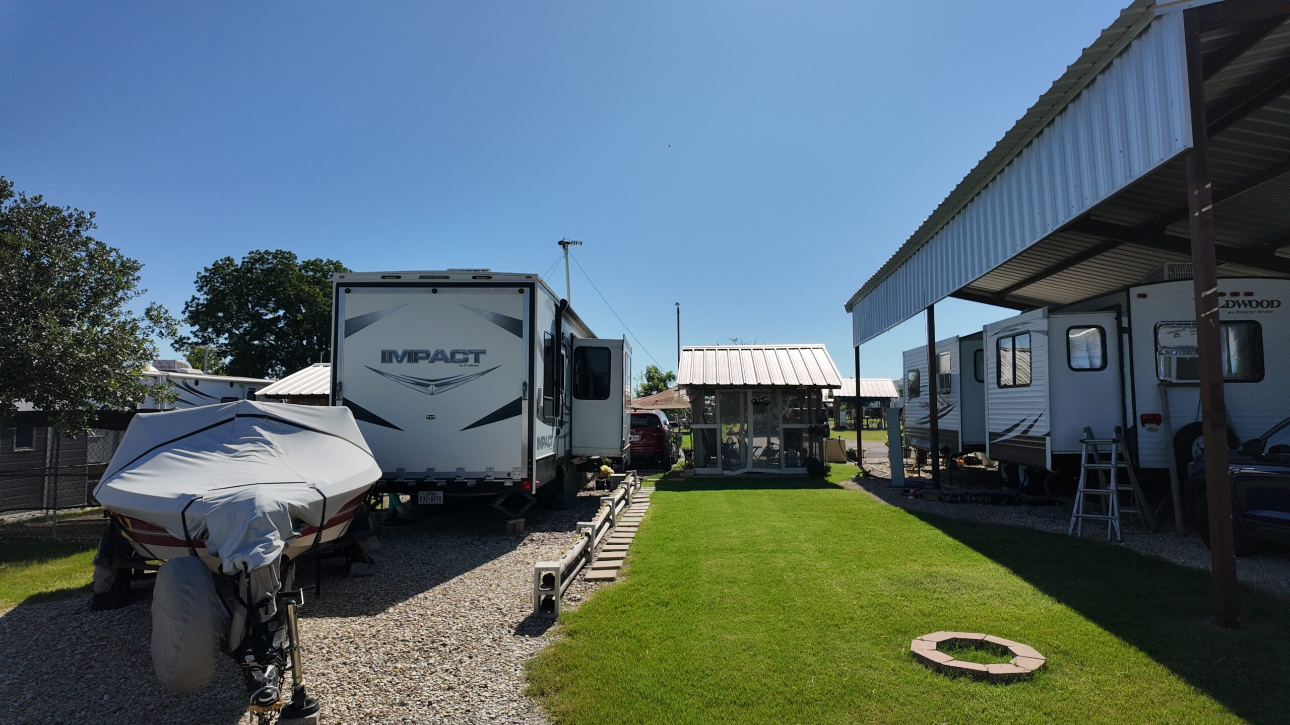Mustang RV Park - Pilot Point, Texas - glamping.directory
