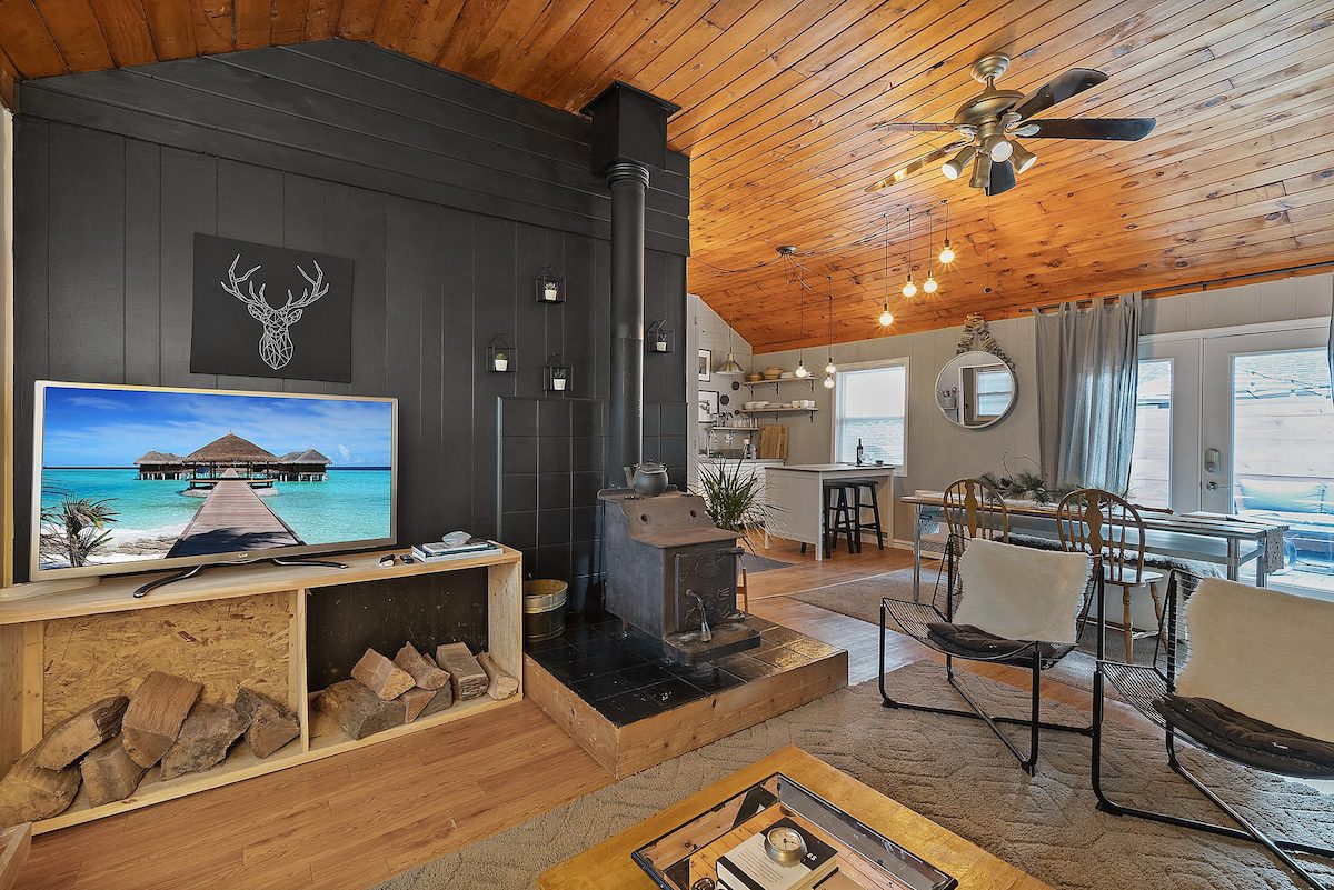 Pocono Pines Sweet Pea Bungalows - Pocono Pines, Pennsylvania - glamping.directory