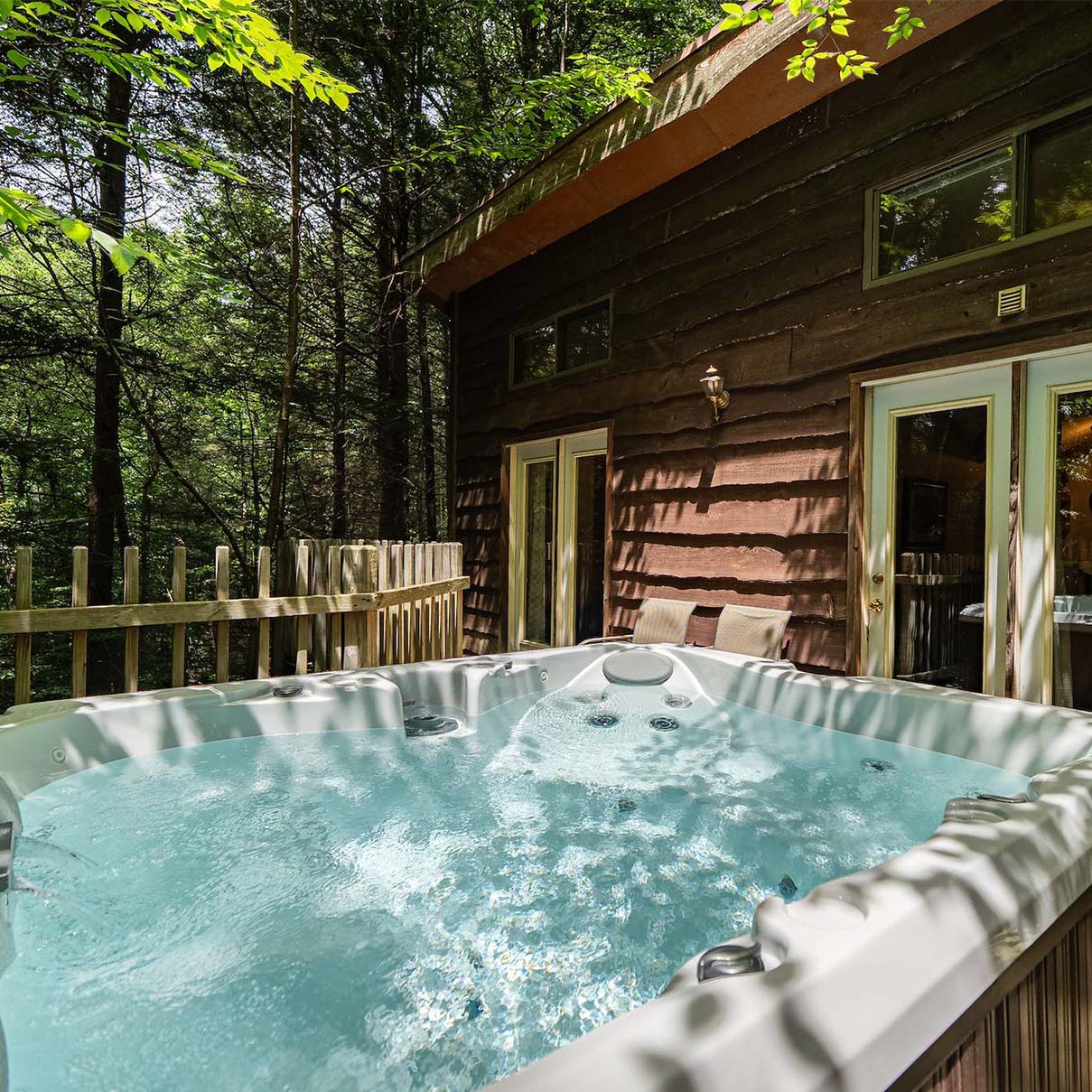 Opossum Creek Retreat - Lansing, West Virginia - glamping.directory