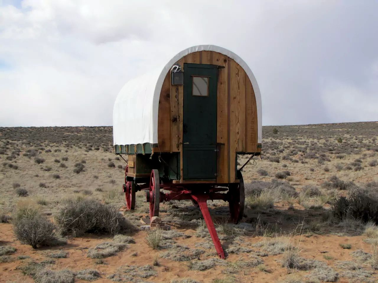 Covered Wagon Rentals for Couples at Bed and Breakfast Ranch near Lake Powell - US, Arizona - glamping.directory