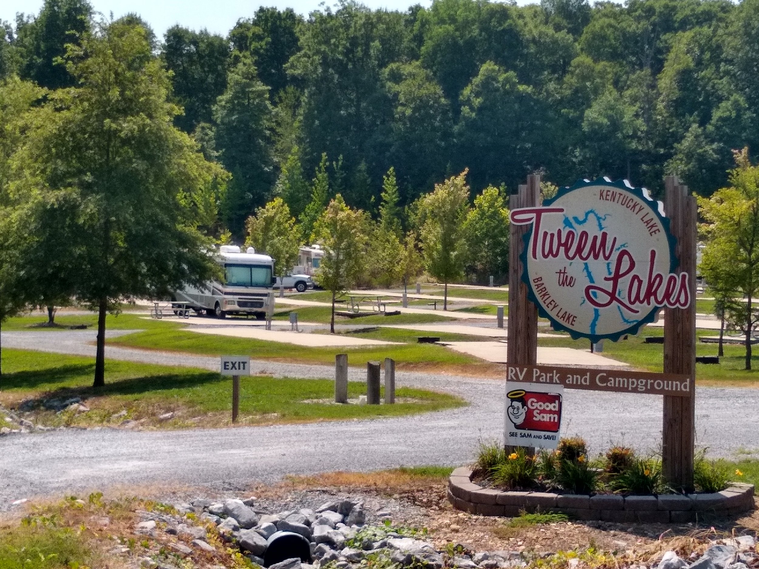 Tween the Lakes RV Park & Campground - Grand Rivers, Kentucky - glamping.directory