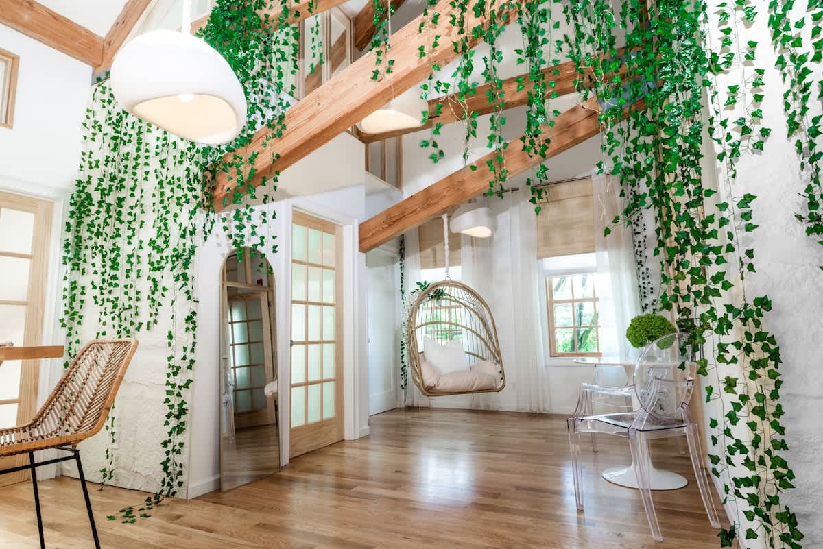 Designer Treehouse with Spa Bath - Wilton, Connecticut - glamping.directory