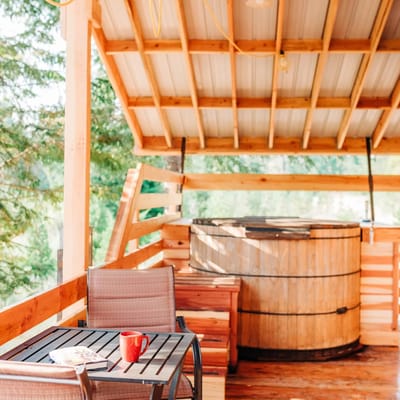 Tree House Tranquil-A-Tree Glamping, Romantic, Vacation, Cabin Rental - White Salmon, Washington - glamping.directory